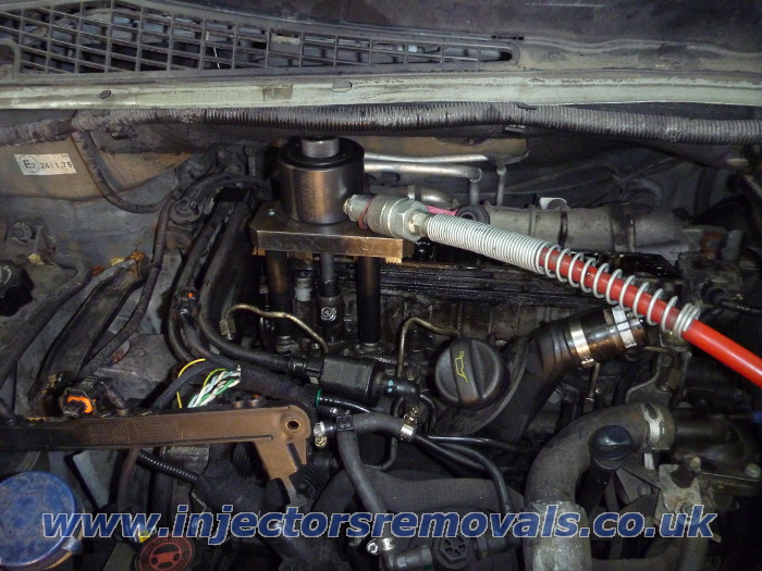 Injector removal from Peugeot / Citroen with 2.0
                HDi 8V engines
