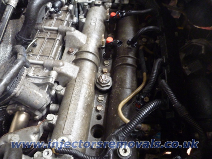 Snapped and welded injector removed from Fiat
                Ducato with 3.0 JTD Euro 5 engine