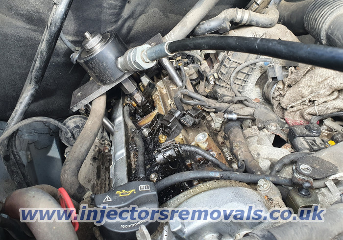 Injector removal from Mercedes Viano / Sprinter
                with V6 CDI engines