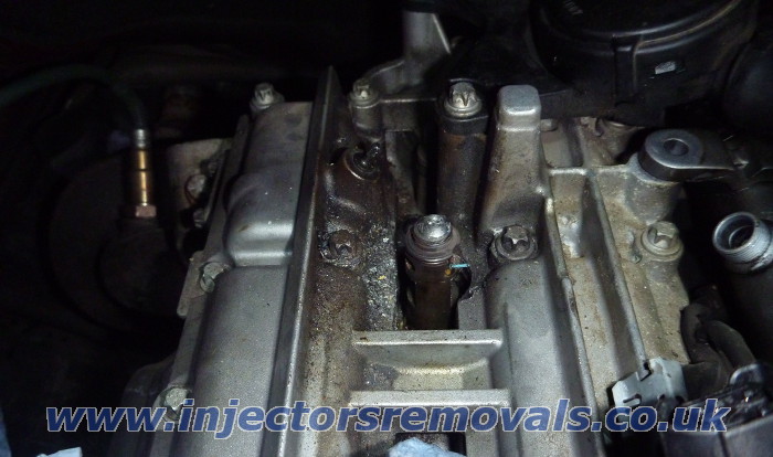 Broken injector removed by us from Mercedes
                Sprinter with V6 CDI engine