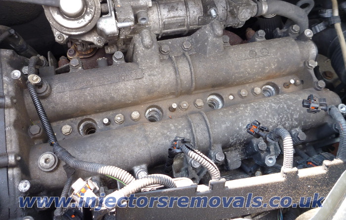 Broken injector clamps bolts in Fiat Ducato /
                Peugeot Boxer / Citroen Relay