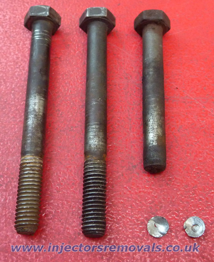 Broken injector clamps bolts removed from Fiat
                Ducato / Peugeot Boxer / Citroen Relay