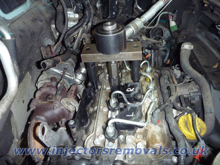 Injector removal from Renault Trafic / Opel
                Vivaro with 2.0 engine